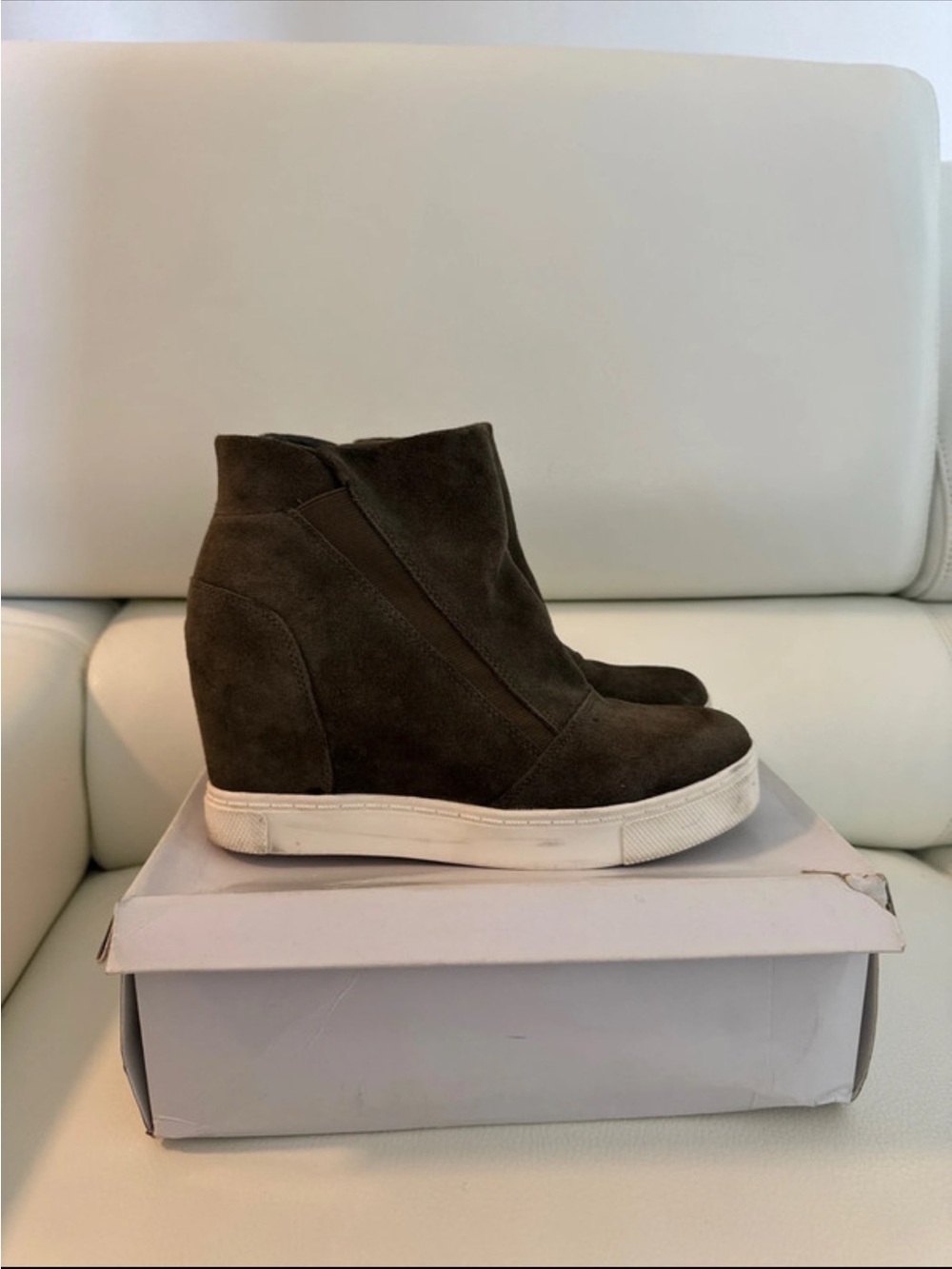 STEVE MADDEN SUEDE WEDGE SNEAKER BOOT
